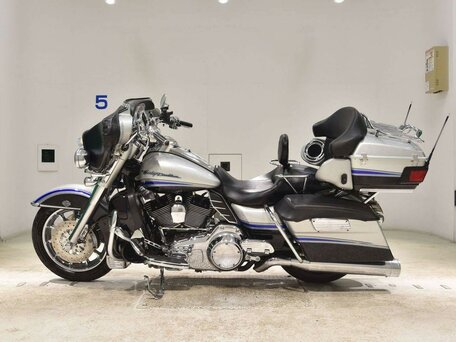 2008 Harley-Davidson Electra Glide, серебристый, 1050000 рублей, вид 4