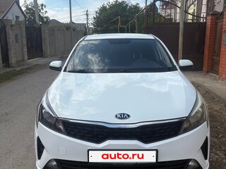 2021 Kia Rio IV Рестайлинг, белый, 1500000 рублей, вид 3