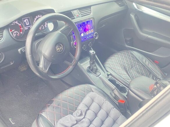 2018 Skoda Octavia III (A7) Рестайлинг, белый - вид 12