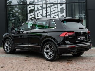 2020 Volkswagen Tiguan II, чёрный, 4199000 рублей, вид 2