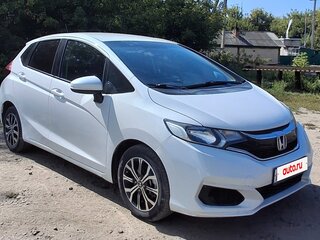 2019 Honda Fit III Рестайлинг, белый, 1200000 рублей, вид 4