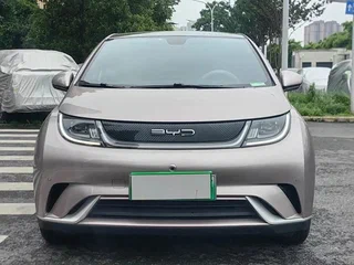 2023 BYD Dolphin 44.9 kWh I, бежевый, 1400700 рублей, вид 2