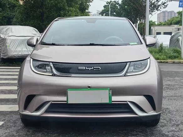 2023 BYD Dolphin 44.9 kWh I, бежевый, 1400700 рублей - вид 1