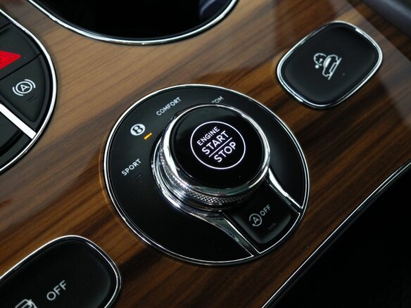 2018 Bentley Bentayga I, серый, 8119000 рублей - вид 24