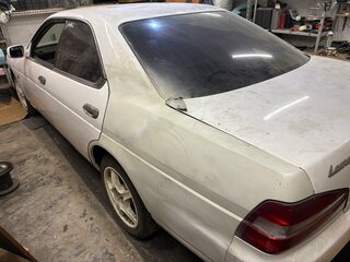 1997 Nissan Laurel VIII (C35), белый, 230000 рублей, вид 2