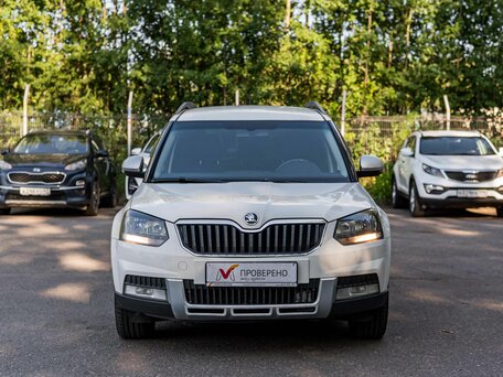 2014 Skoda Yeti I Рестайлинг, белый, 879000 рублей, вид 3