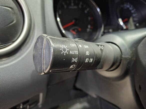 2013 Nissan Qashqai I Рестайлинг, серебристый, 1110000 рублей - вид 16