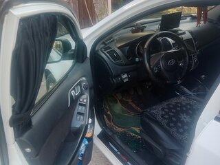 2011 Kia Cerato 6-speed II, белый, 870000 рублей, вид 5