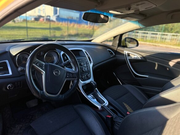 2013 Opel Astra GTC J Рестайлинг, жёлтый, 810000 рублей - вид 6