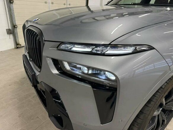 2026 BMW X7 40i I (G07) Рестайлинг, серый, 16490000 рублей - вид 12