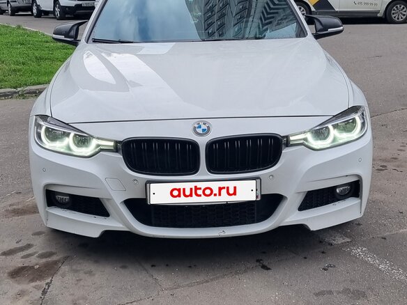 2017 BMW 3 серии 320i xDrive VI (F3x) Рестайлинг, белый, 2250000 рублей - вид 3