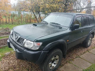 2000 Nissan Patrol V (Y61), зелёный, 850000 рублей, вид 1