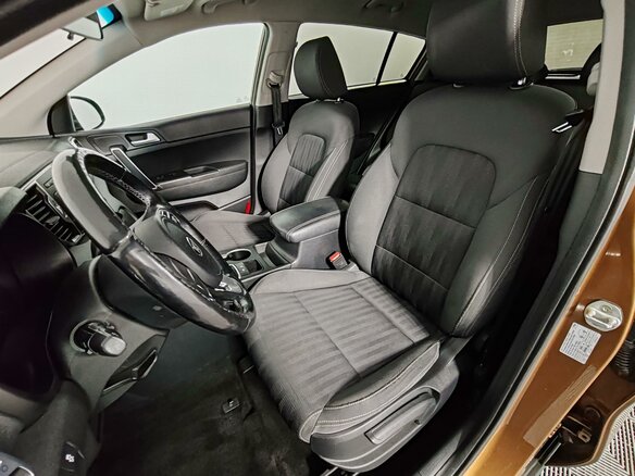 2016 Kia Sportage IV, коричневый, 1525000 рублей - вид 12