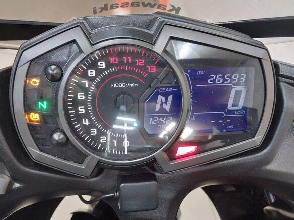 2019 Kawasaki Ninja 650, чёрный, 749000 рублей - вид 4