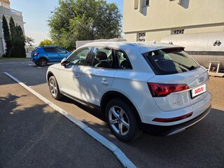 2021 Audi Q5 45 TFSI II (FY) Рестайлинг, белый, 4500000 рублей, вид 4