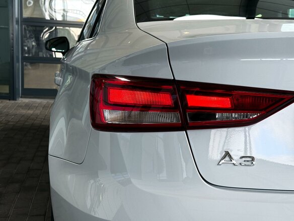 2019 Audi A3 III (8V) Рестайлинг, белый, 1649000 рублей - вид 11