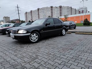 2000 Mercedes-Benz C-Класс 180 I (W202) Рестайлинг, чёрный, 410000 рублей, вид 3