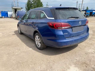 2019 Opel Astra K, зелёный, 1041000 рублей, вид 4