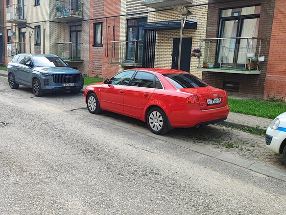 2006 Audi A4 III (B7), красный, 700000 рублей - вид 2