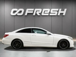 2013 Mercedes-Benz E-Класс 200 IV (W212, S212, C207) Рестайлинг, белый, 1760000 рублей, вид 5