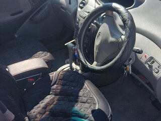 2000 Toyota Vitz I (P10), серебристый, 370000 рублей, вид 3