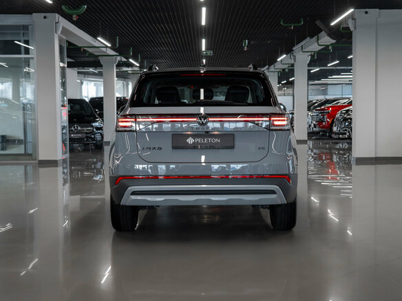 2026 Volkswagen Tharu XR, серый, 2890000 рублей - вид 5