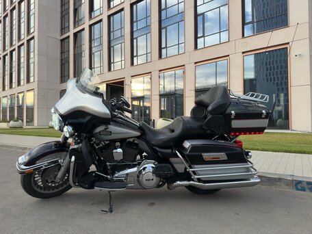 2011 Harley-Davidson Electra Glide, серый, 990000 рублей, вид 4