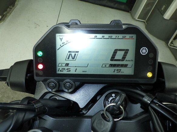 2024 Yamaha MT-03, серый, 595000 рублей - вид 6