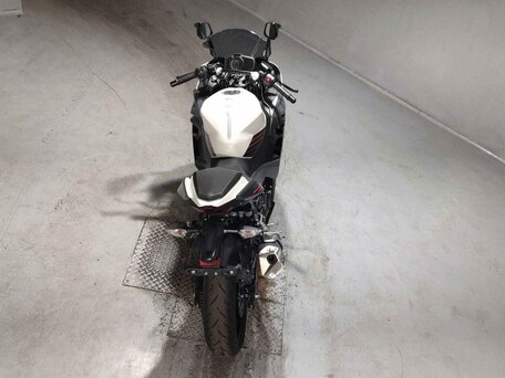2024 Kawasaki Ninja 400, серебристый, 615000 рублей, вид 5