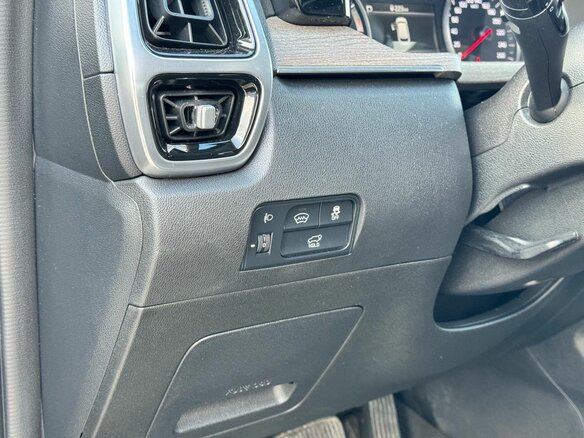 2022 Kia Sorento IV, коричневый, 3240000 рублей - вид 8