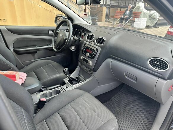 2011 Ford Focus II Рестайлинг, чёрный, 575000 рублей - вид 8