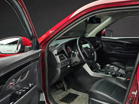 2022 SsangYong Korando IV, красный, 1533000 рублей, вид 5