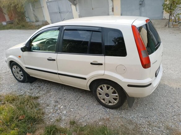 2005 Ford Fusion I, белый - вид 3
