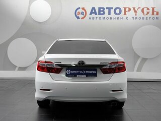 2013 Toyota Camry VII (XV50), белый, 1777000 рублей, вид 4