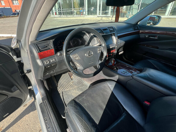 2007 Lexus LS 460 IV, серебристый - вид 8