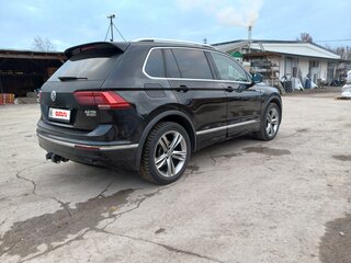2018 Volkswagen Tiguan II, чёрный, 2150000 рублей, вид 4