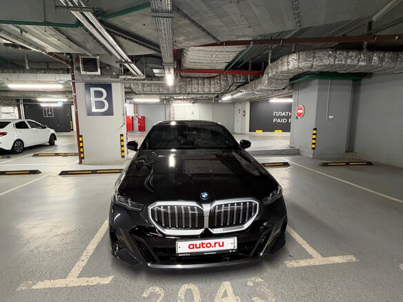 2023 BMW 5 серии 530i xDrive VIII (G60/G61/G68), серый, 7300000 рублей - вид 7