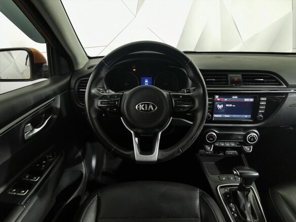 2017 Kia Rio IV, оранжевый, 1355150 рублей - вид 18