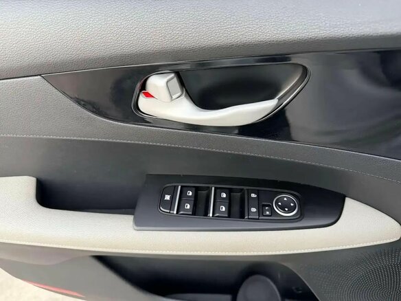 2023 Kia K3 II (China Market) Рестайлинг, белый, 1650000 рублей - вид 12