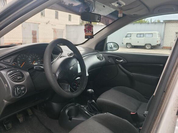 2001 Ford Focus I Рестайлинг, серебристый, 250000 рублей - вид 12