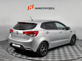 2015 Kia Rio III Рестайлинг, серебристый, 979000 рублей, вид 5