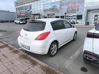 2013 Nissan Tiida I Рестайлинг, белый, 949000 рублей, вид 2