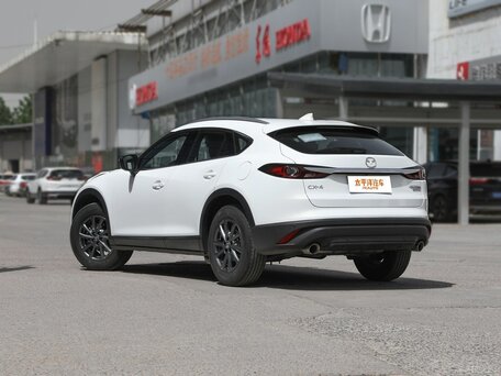 2023 Mazda CX-4 I Рестайлинг, белый, 1750000 рублей, вид 2