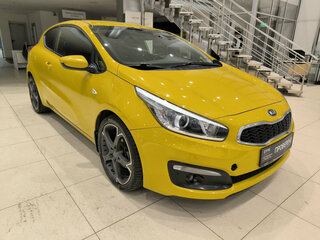 2016 Kia Ceed II Рестайлинг, жёлтый, 880000 рублей, вид 3