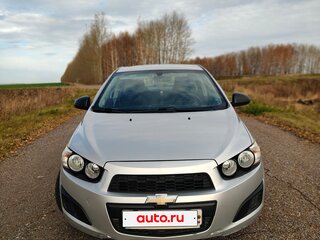 2013 Chevrolet Aveo II, серебристый, 550000 рублей, вид 3