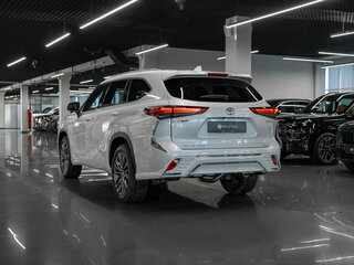 2026 Toyota Highlander IV (XU70), белый, 6050000 рублей, вид 4