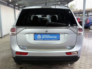 2013 Mitsubishi Outlander III, серебристый, 1405000 рублей, вид 4