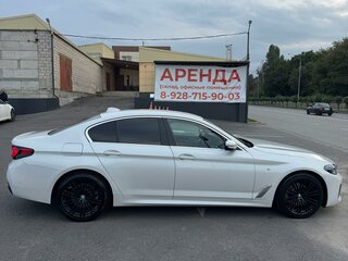 2019 BMW 5 серии 520i VII (G30/G31/G38), белый, 1950000 рублей, вид 3