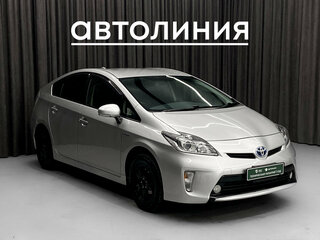 2015 Toyota Prius III Рестайлинг (XW30), серебристый, 1420000 рублей, вид 3