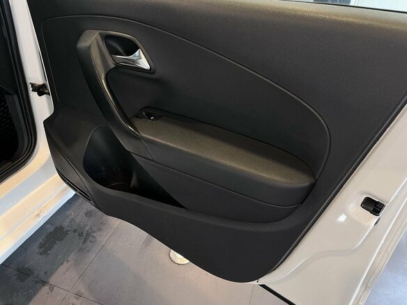 2012 Volkswagen Polo V, белый, 389000 рублей - вид 24
